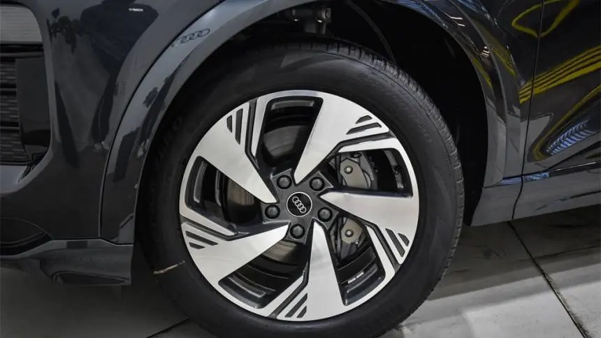2025 Audi Q6 e-tron WA114BGFXSA037501