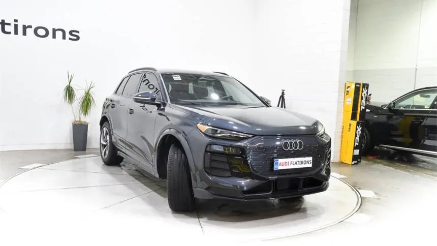 2025 Audi Q6 e-tron WA114BGFXSA037501