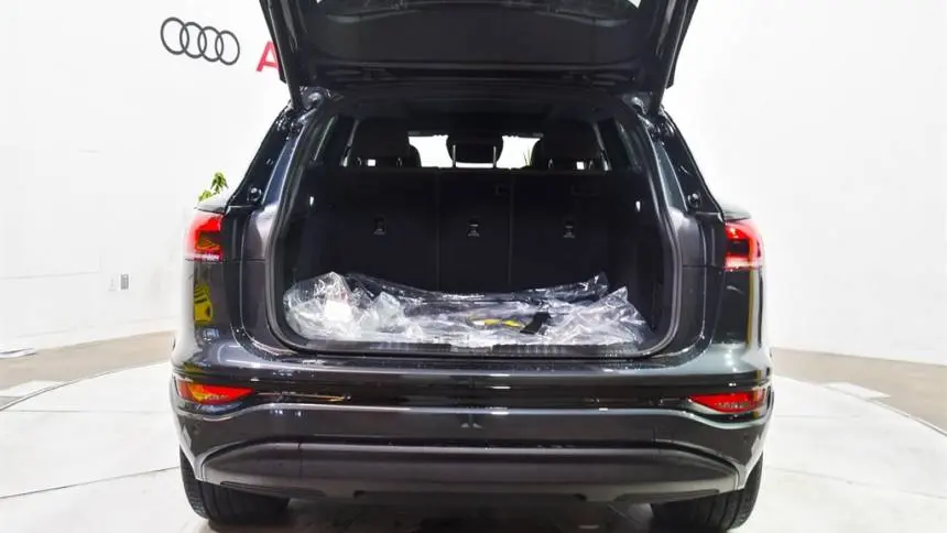 2025 Audi Q6 e-tron WA114BGFXSA037501
