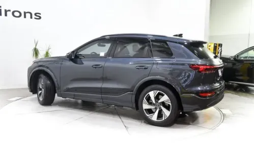 2025 Audi Q6 e-tron WA114BGFXSA037501