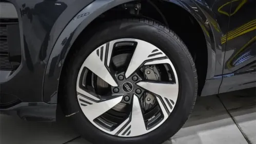 2025 Audi Q6 e-tron WA114BGFXSA037501