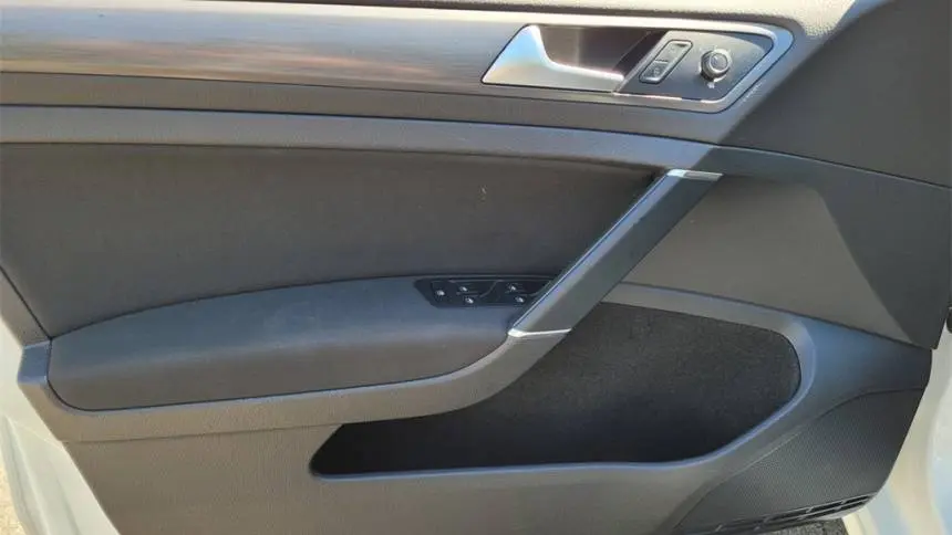 2019 Volkswagen e-Golf WVWKR7AUXKW902714