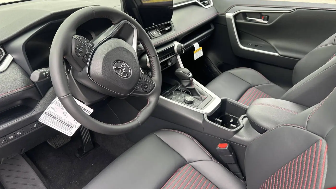 2025 Toyota RAV4 Plug-In Hybrid JTMEB3FV2SD257208