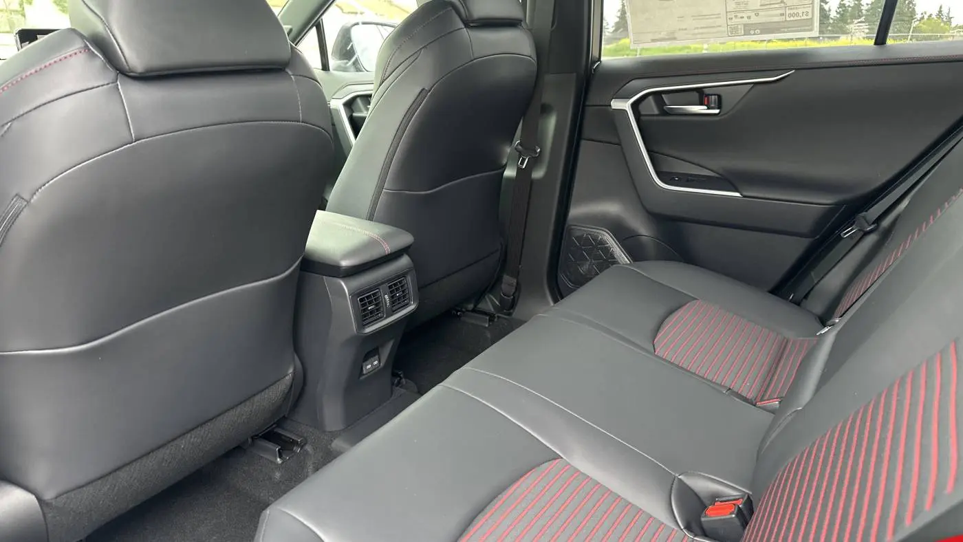 2025 Toyota RAV4 Plug-In Hybrid JTMEB3FV2SD257208