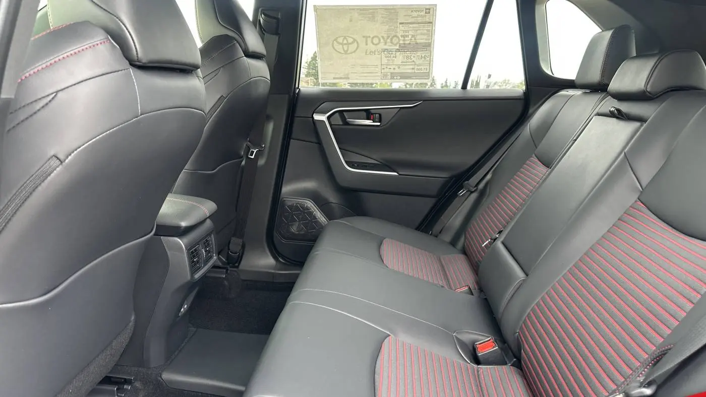 2025 Toyota RAV4 Plug-In Hybrid JTMEB3FV2SD257208