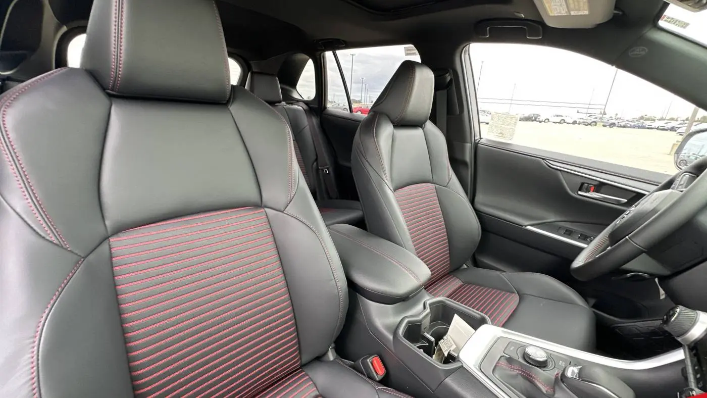 2025 Toyota RAV4 Plug-In Hybrid JTMEB3FV2SD257208