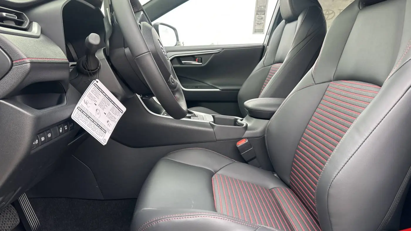 2025 Toyota RAV4 Plug-In Hybrid JTMEB3FV2SD257208