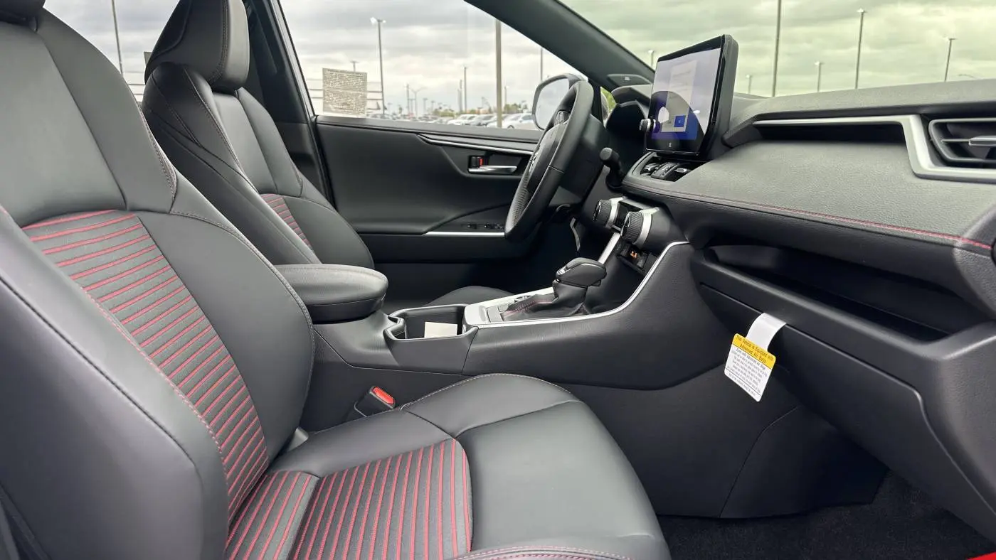 2025 Toyota RAV4 Plug-In Hybrid JTMEB3FV2SD257208