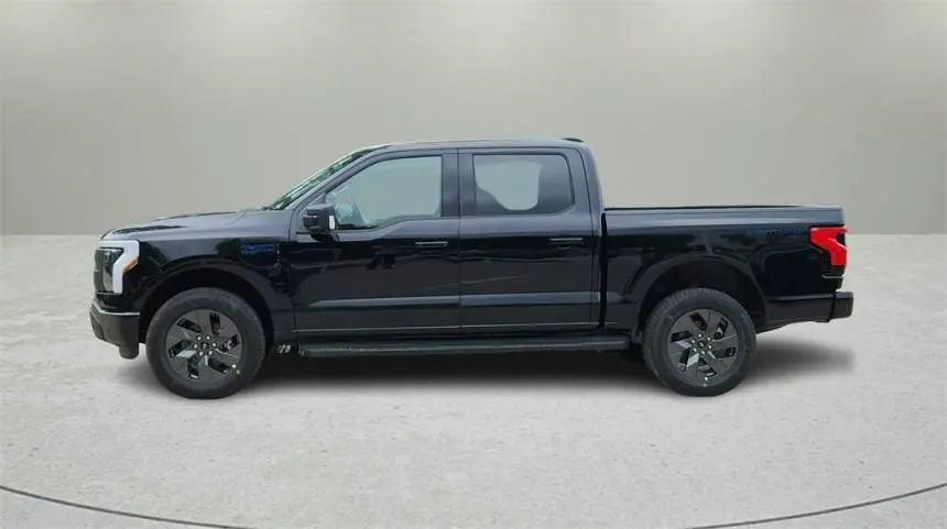 2025 Ford F-150 Lightning 1FT6W3LU5SWG11215