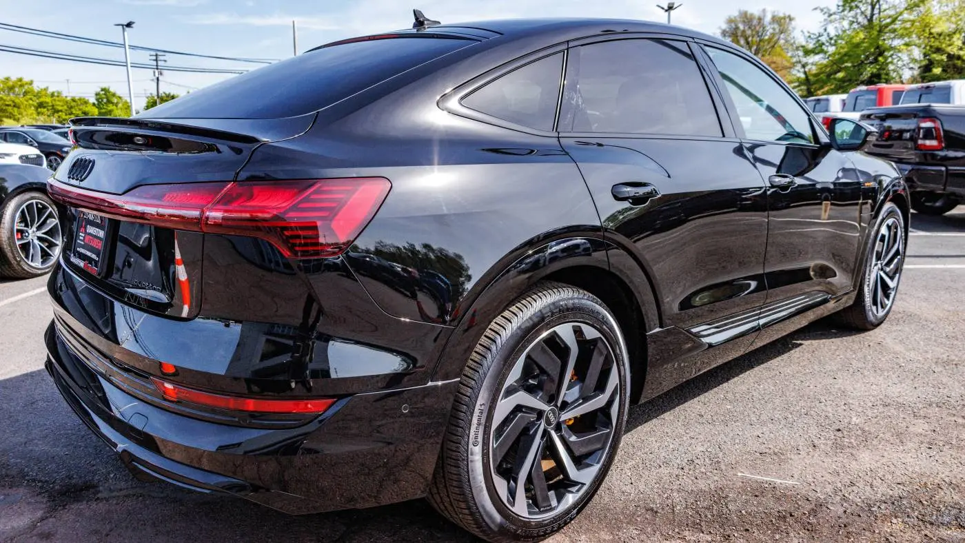 2022 Audi e-tron WA12AAGE2NB024173