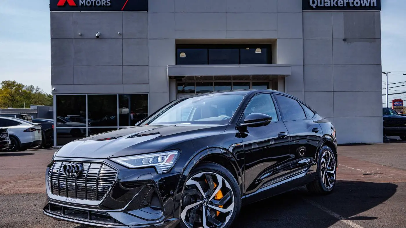 2022 Audi e-tron WA12AAGE2NB024173