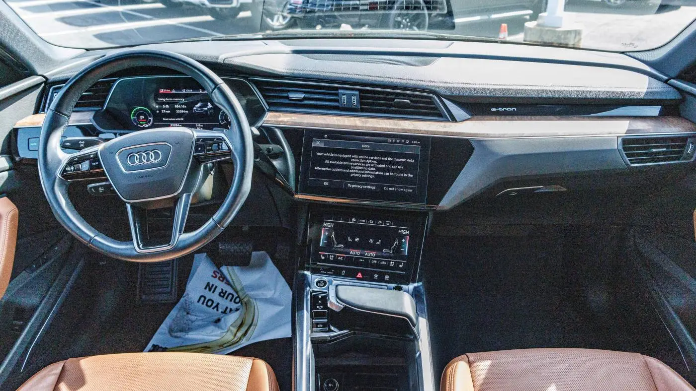 2022 Audi e-tron WA12AAGE2NB024173