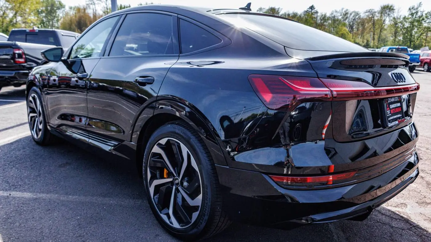 2022 Audi e-tron WA12AAGE2NB024173