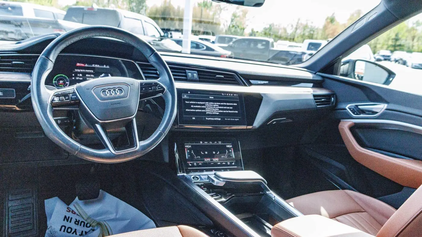 2022 Audi e-tron WA12AAGE2NB024173
