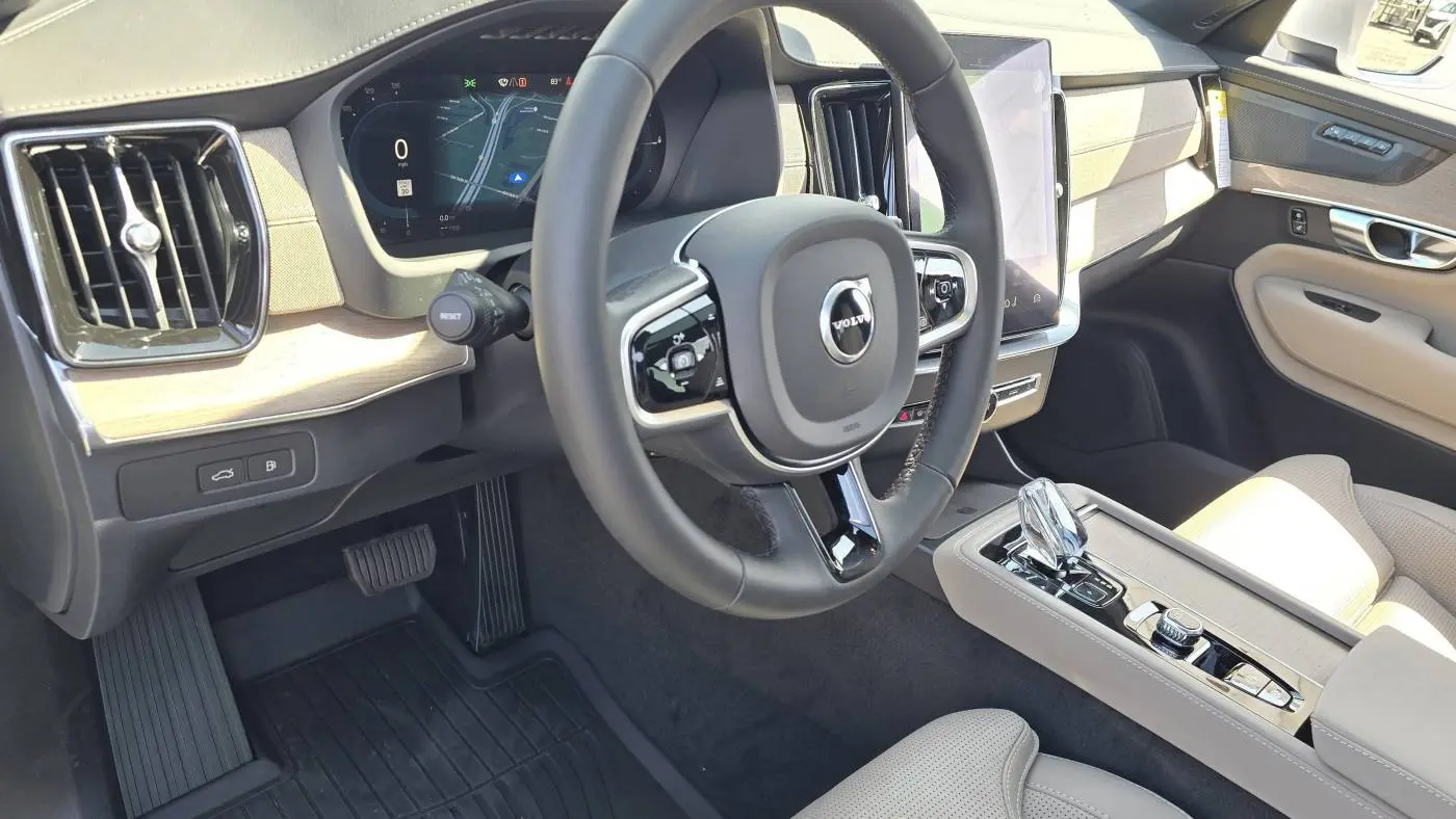 2025 Volvo XC90 YV4H60PG0S1390192
