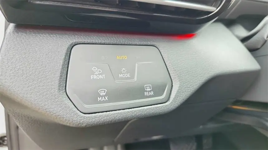 2021 Volkswagen ID.4 WVGKMPE25MP044195