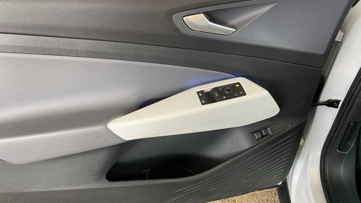 2021 Volkswagen ID.4 WVGDMPE22MP007615