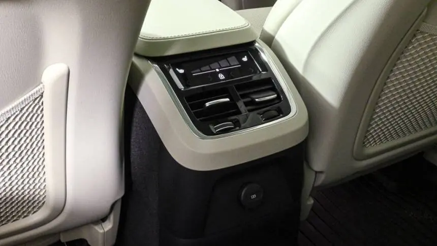 2022 Volvo XC90 YV4H60CL8N1853963