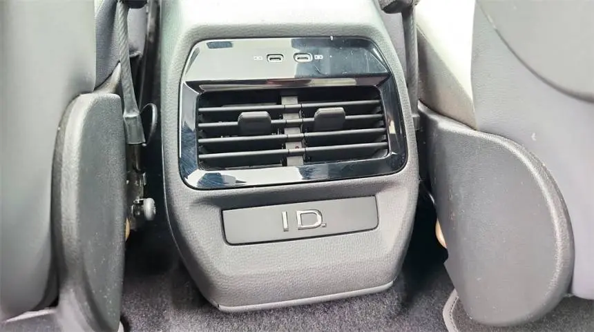 2021 Volkswagen ID.4 WVGKMPE25MP044195