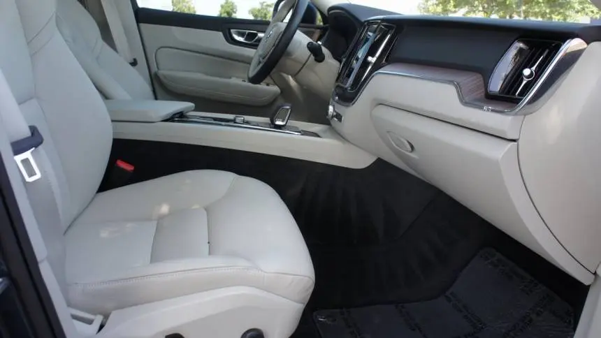 2022 Volvo XC60 YV4BR0DZ8N1954985