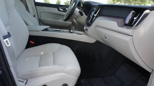 2022 Volvo XC60 YV4BR0DZ8N1954985