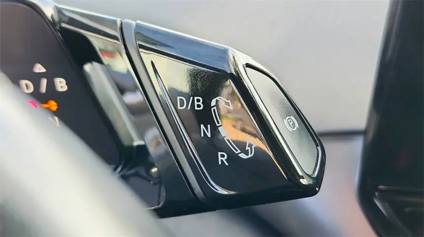 2021 Volkswagen ID.4 WVGRMPE25MP043403