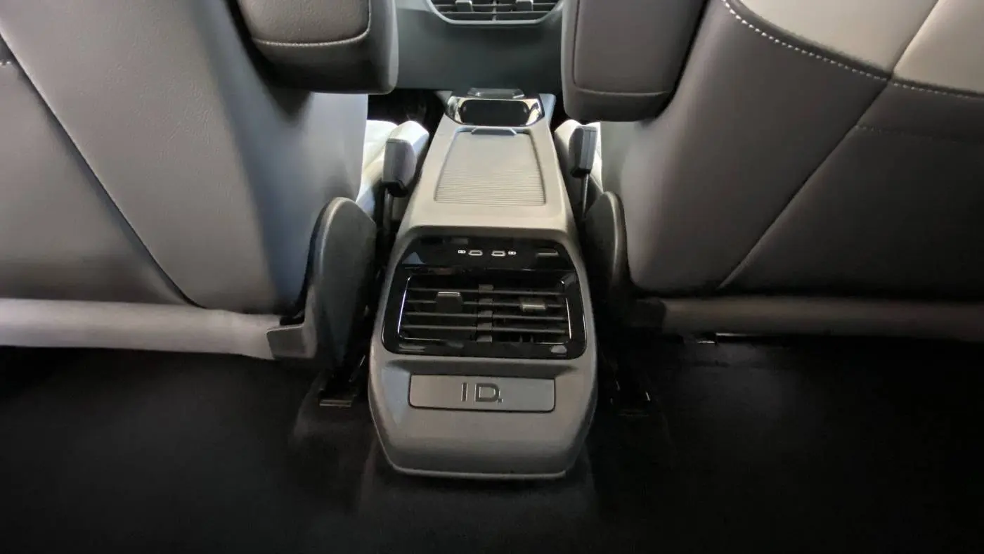 2021 Volkswagen ID.4 WVGDMPE22MP007615