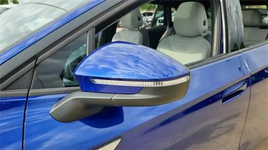 2021 Volkswagen ID.4 WVGTMPE23MP038304