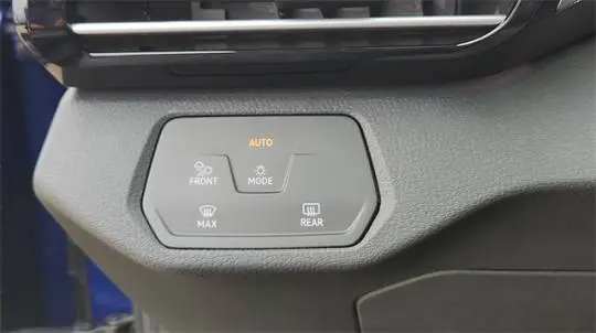 2021 Volkswagen ID.4 WVGTMPE23MP038304