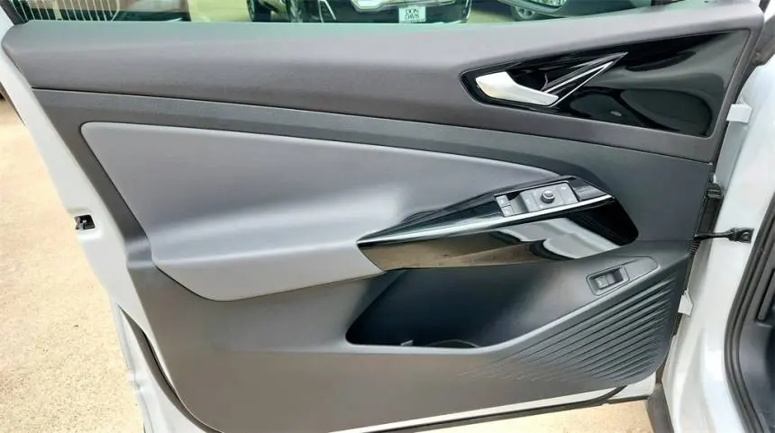 2021 Volkswagen ID.4 WVGKMPE25MP044195