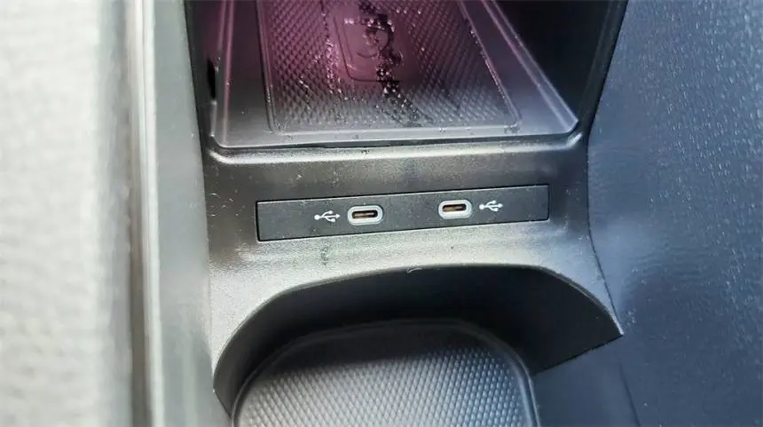 2021 Volkswagen ID.4 WVGRMPE25MP043403