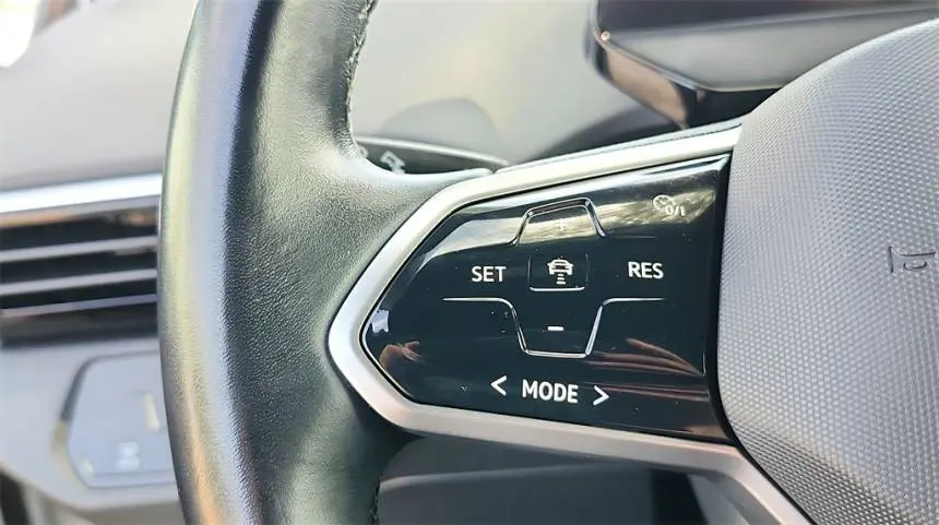 2021 Volkswagen ID.4 WVGRMPE25MP043403