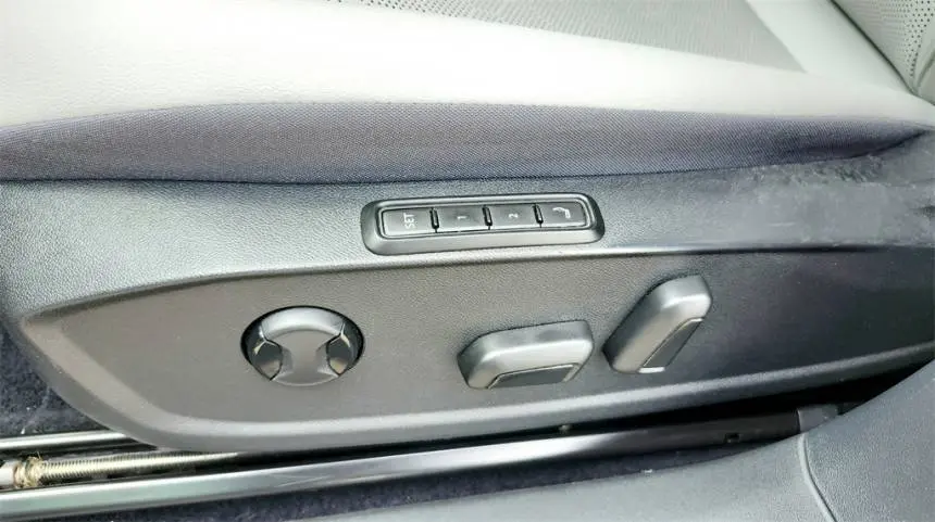 2021 Volkswagen ID.4 WVGKMPE25MP044195