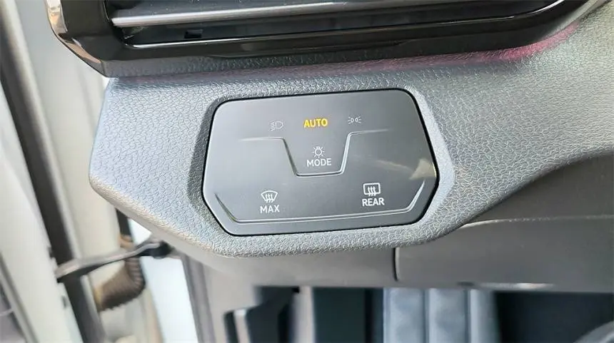 2021 Volkswagen ID.4 WVGRMPE25MP043403