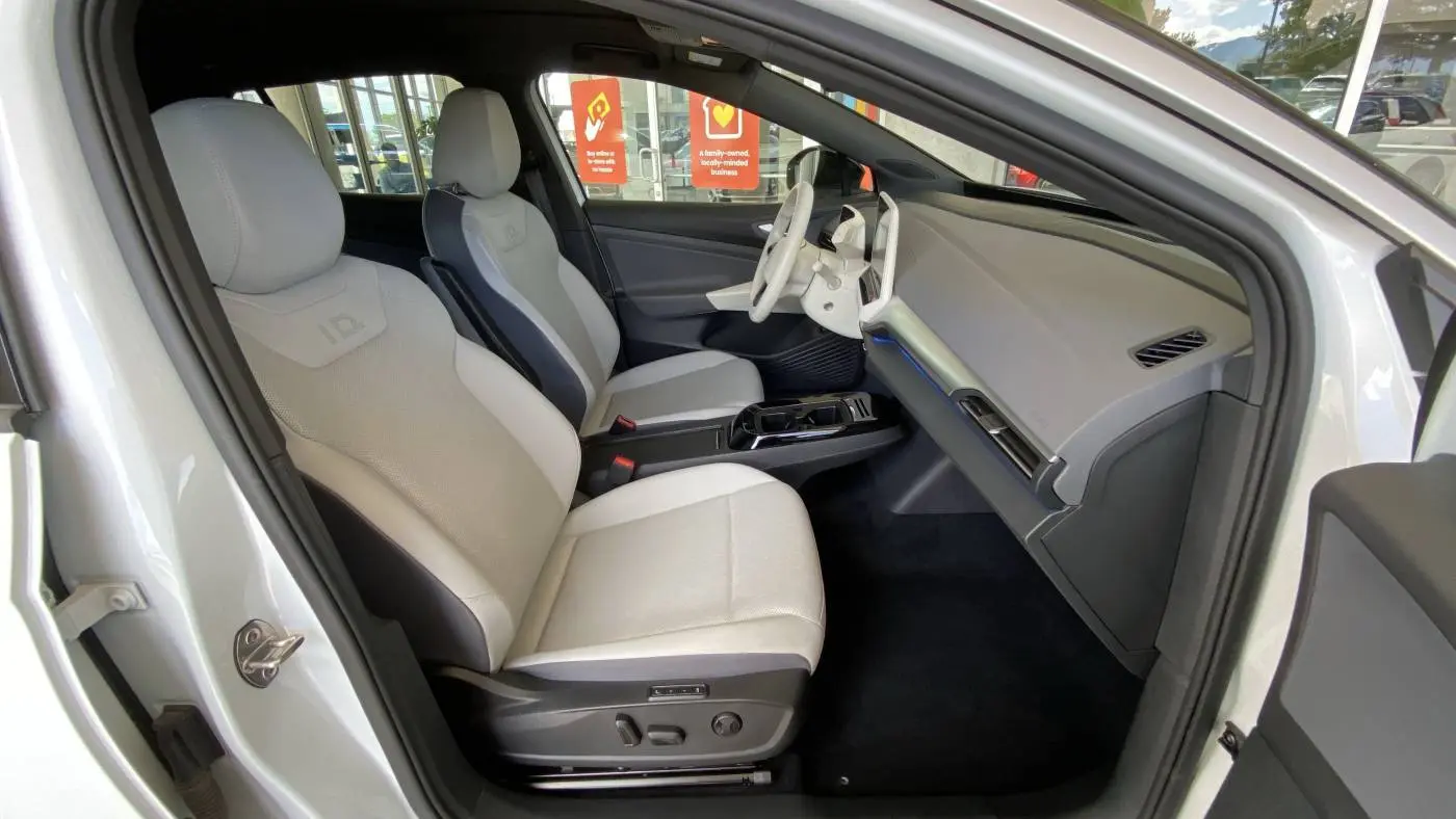2021 Volkswagen ID.4 WVGDMPE22MP007615
