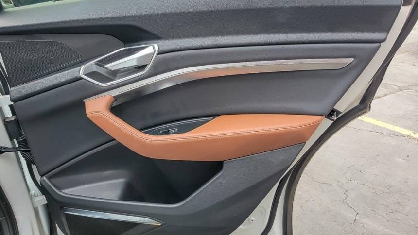 2021 Audi e-tron WA1LAAGEXMB002747