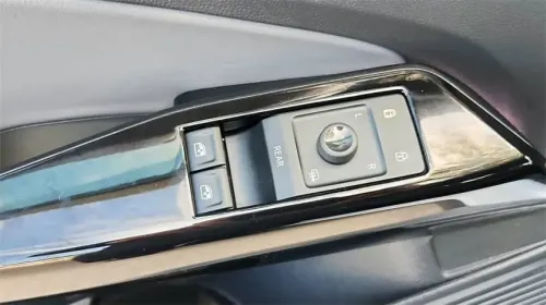 2021 Volkswagen ID.4 WVGRMPE25MP043403
