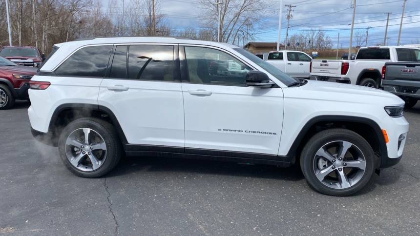2022 Jeep Grand Cherokee 1C4RJYB64N8747789