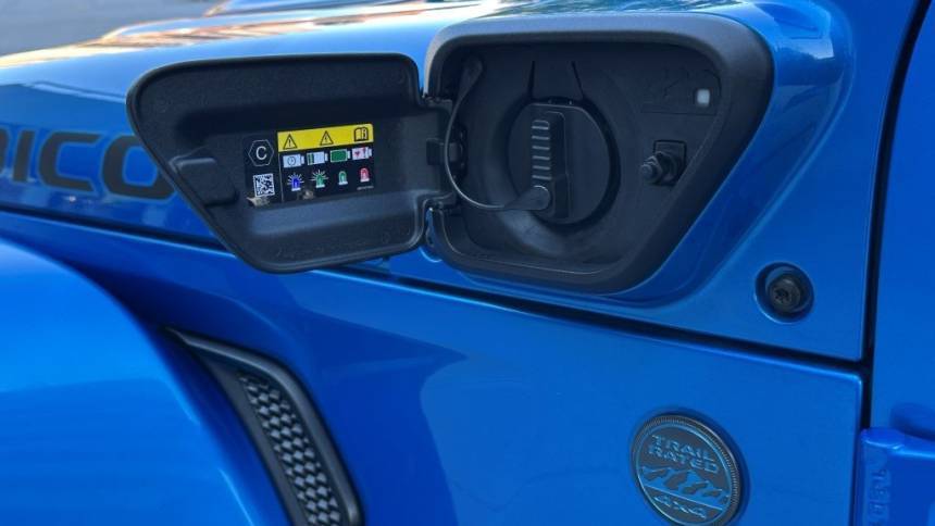 2022 Jeep Wrangler 1C4JJXR63NW106741
