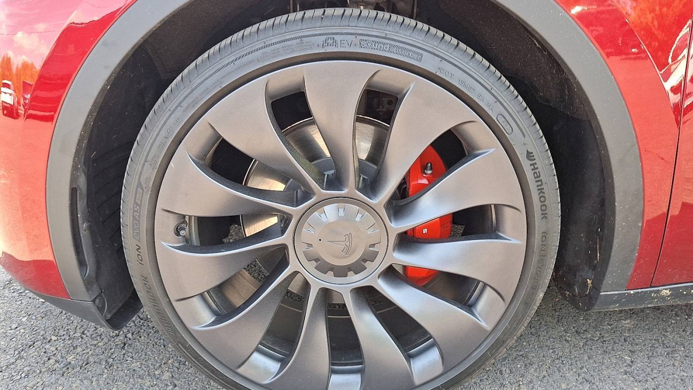 2024 Tesla Model Y 7SAYGDEF7RA277567