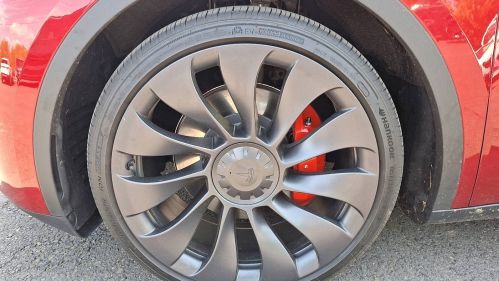 2024 Tesla Model Y 7SAYGDEF7RA277567
