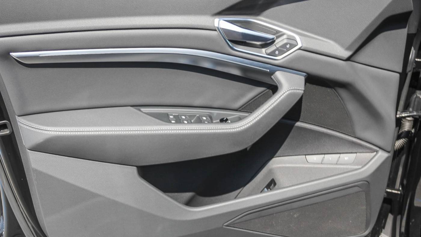 2022 Audi e-tron WA1AAAGEXNB031125