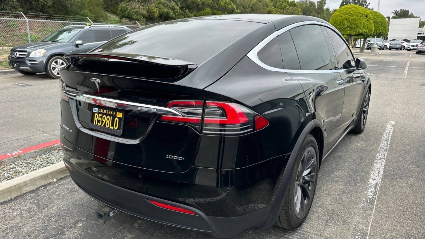 2019 Tesla Model X 5YJXCBE23KF155951