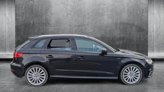2017 Audi A3 Sportback e-tron WAUUPBFF2HA064208