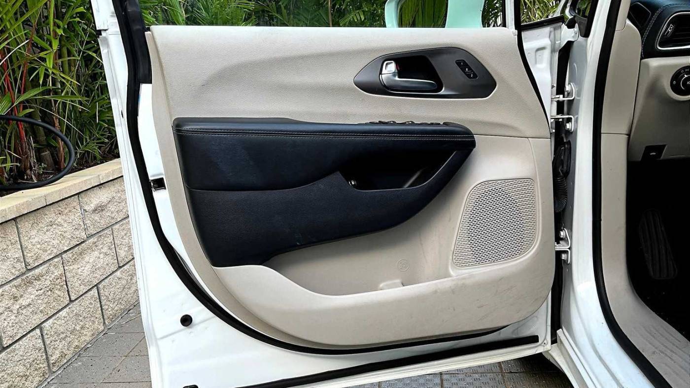 2021 Chrysler Pacifica 2C4RC1L74MR603025