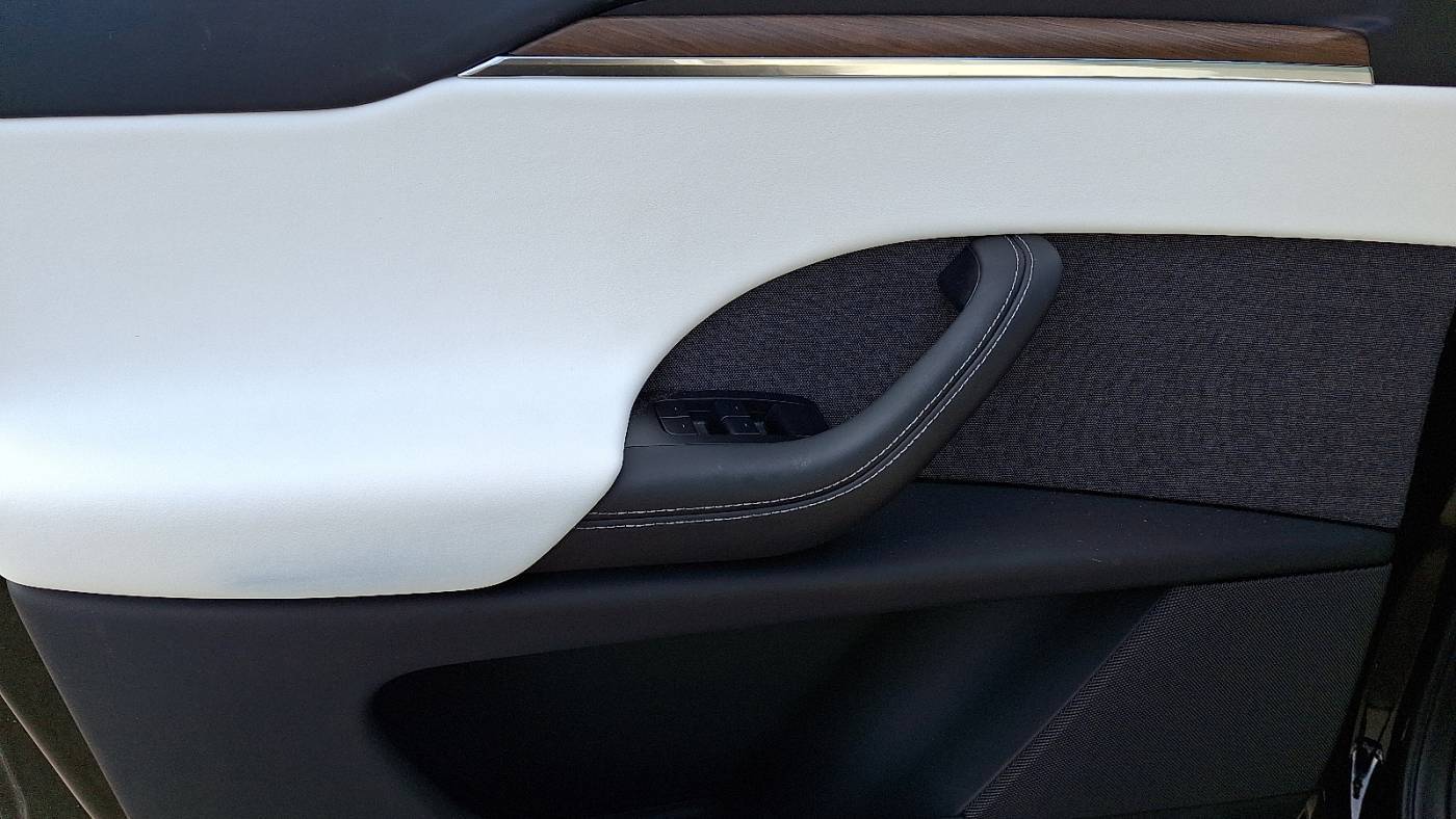 2023 Tesla Model X 7SAXCBE51PF370264