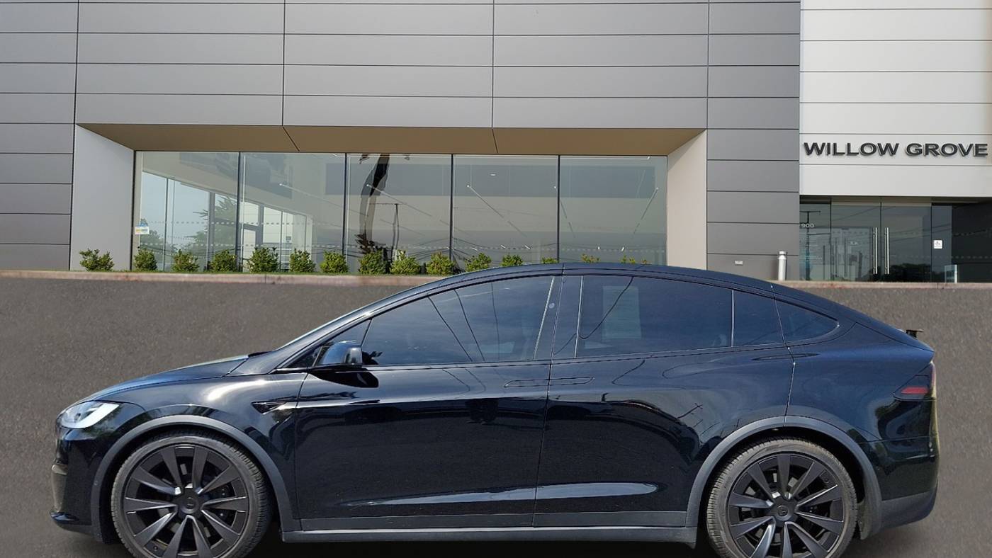 2023 Tesla Model X 7SAXCBE51PF370264