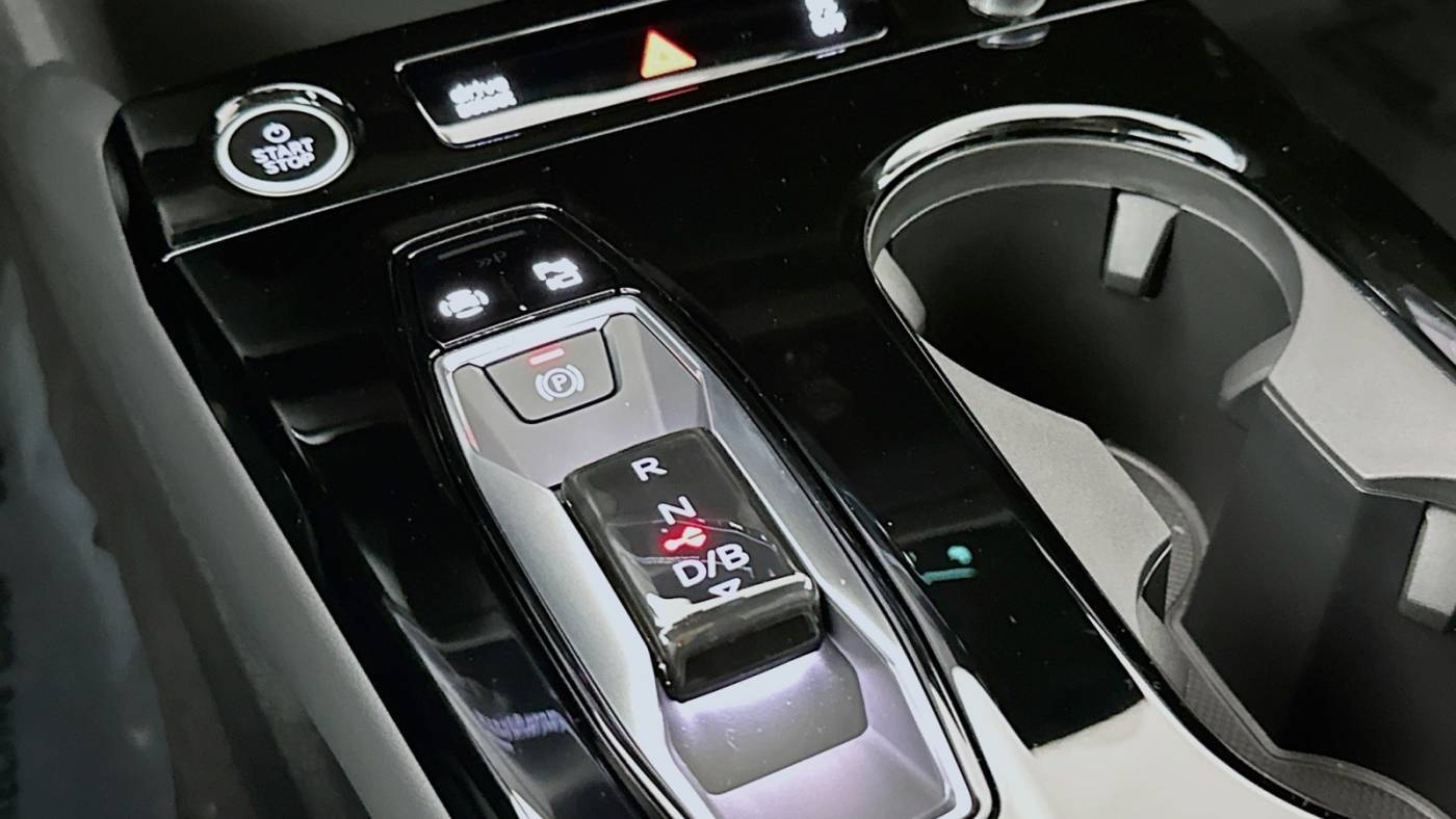 2025 Audi Q6 e-tron WA124BGF2SA014606
