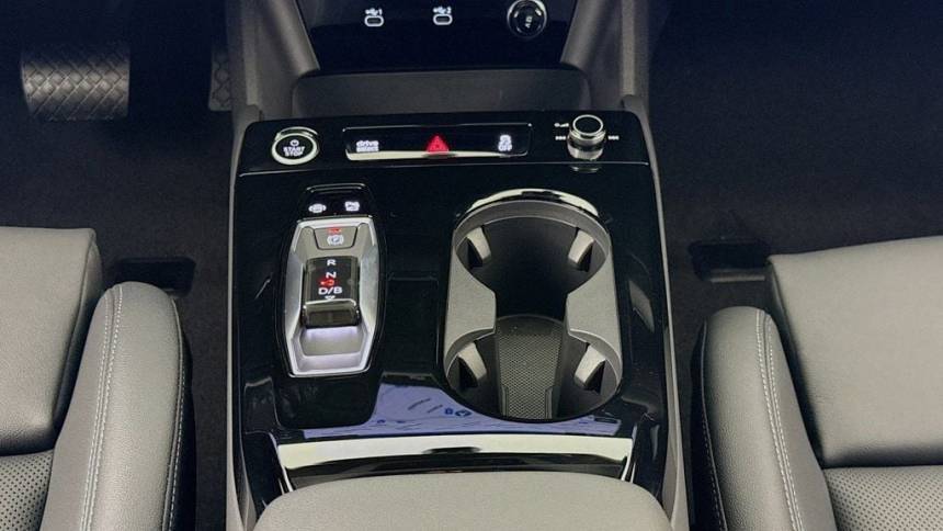 2025 Audi Q6 e-tron WA124BGFXSA035767