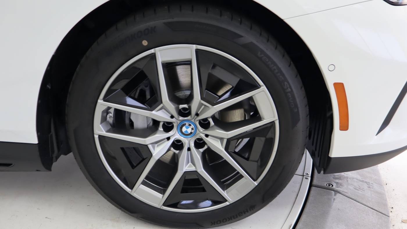 2024 BMW i5 WBY33FK03RCS83217